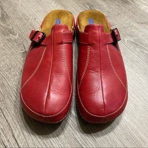Women’s Wolky Red Leather Slip On Clogs\Mules Shoes- Sturdy and Like New size 42